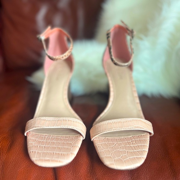 Essex Lane Pink Salmon Snakeskin Heels with Straps Comfortable Classy Size 8M - Picture 4 of 8